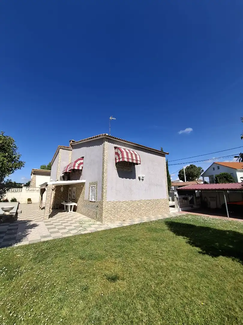 Vista exterior de Casa o chalet en venta en El Álamo con Calefacción, Jardín privado y Terraza