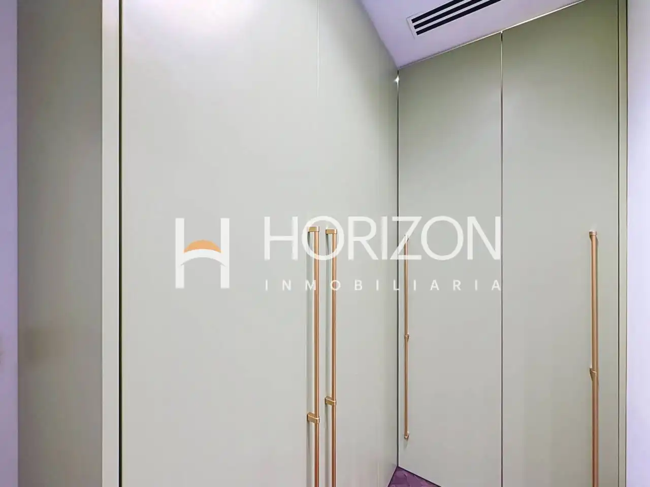 Flat for sale in Barcelona  with Air Conditioner, Heating and Parquet flooring