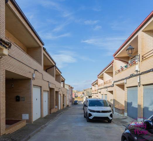 Casa adosada en Venta en Calle VIRGEN ROSARIO, 14 en Biota