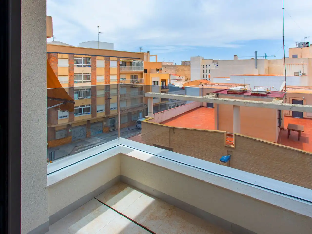 Flat with pool for sale in Calle Ramón Gallud 164, imagen 3
