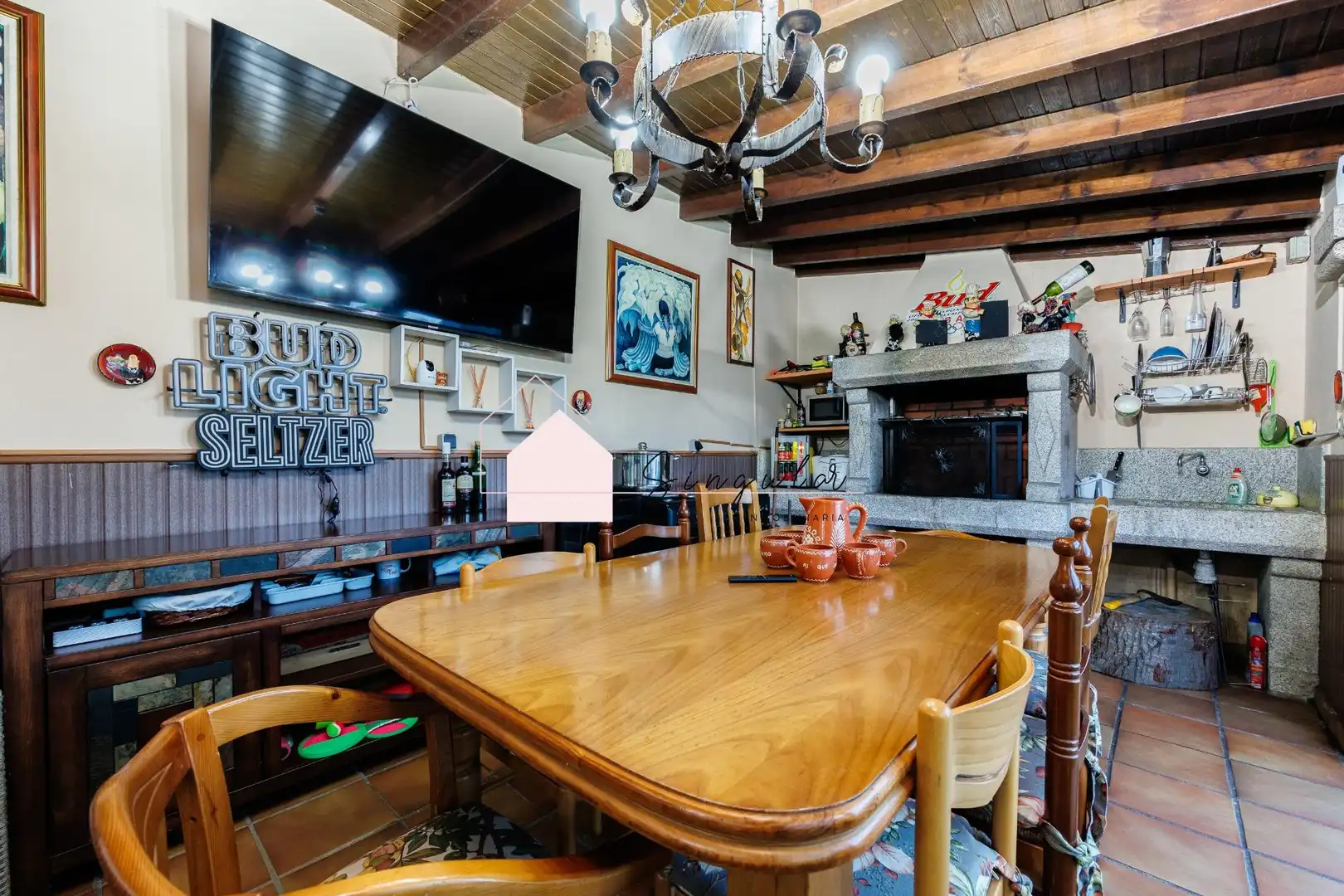 Esszimmer von Haus oder Chalet zum Verkauf in Tui mit Heizung, Abstellraum und Schwimmbad