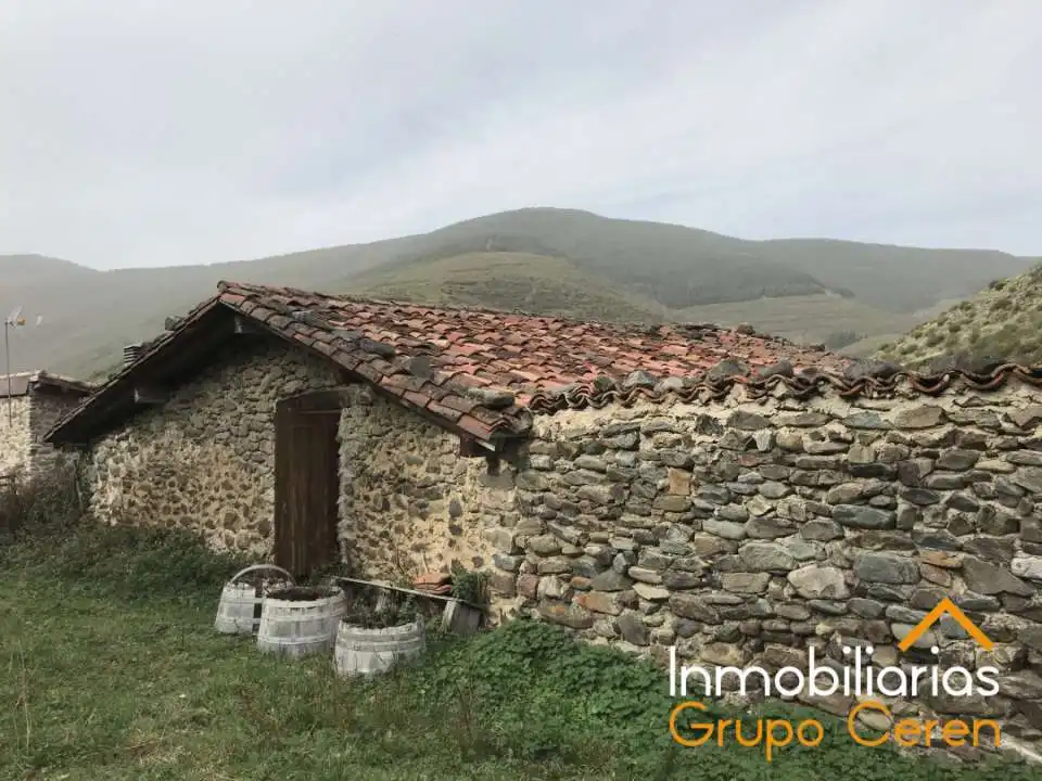 Edifici en venda a Ezcaray