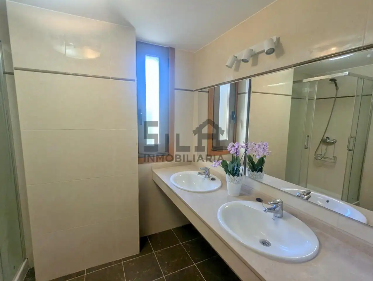 Badezimmer von Erdgeschoss zum Verkauf in Lavadores