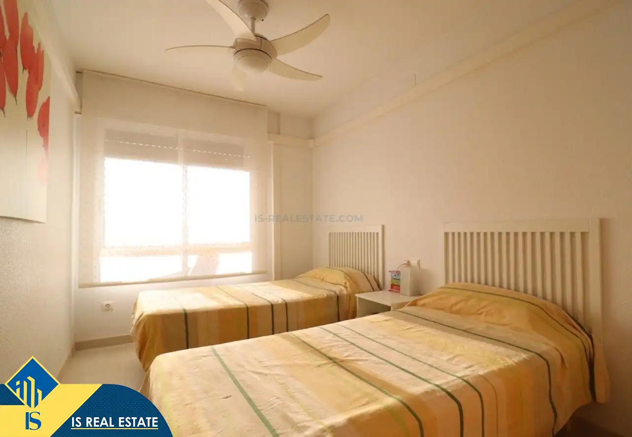 Dormitori de Apartament de lloguer en Orihuela amb Aire condicionat, Calefacció i Terrassa