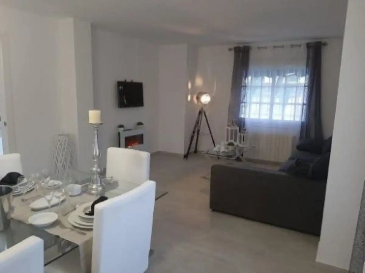 Sala d'estar de Casa o xalet de lloguer en L'Eliana amb Aire condicionat, Jardí privat i Terrassa