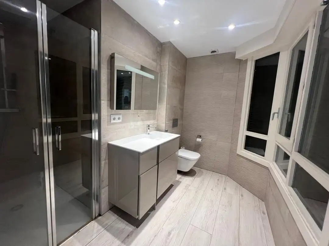 Baño de Casa o chalet en venta en Vitoria - Gasteiz con Calefacción, Jardín privado y Terraza