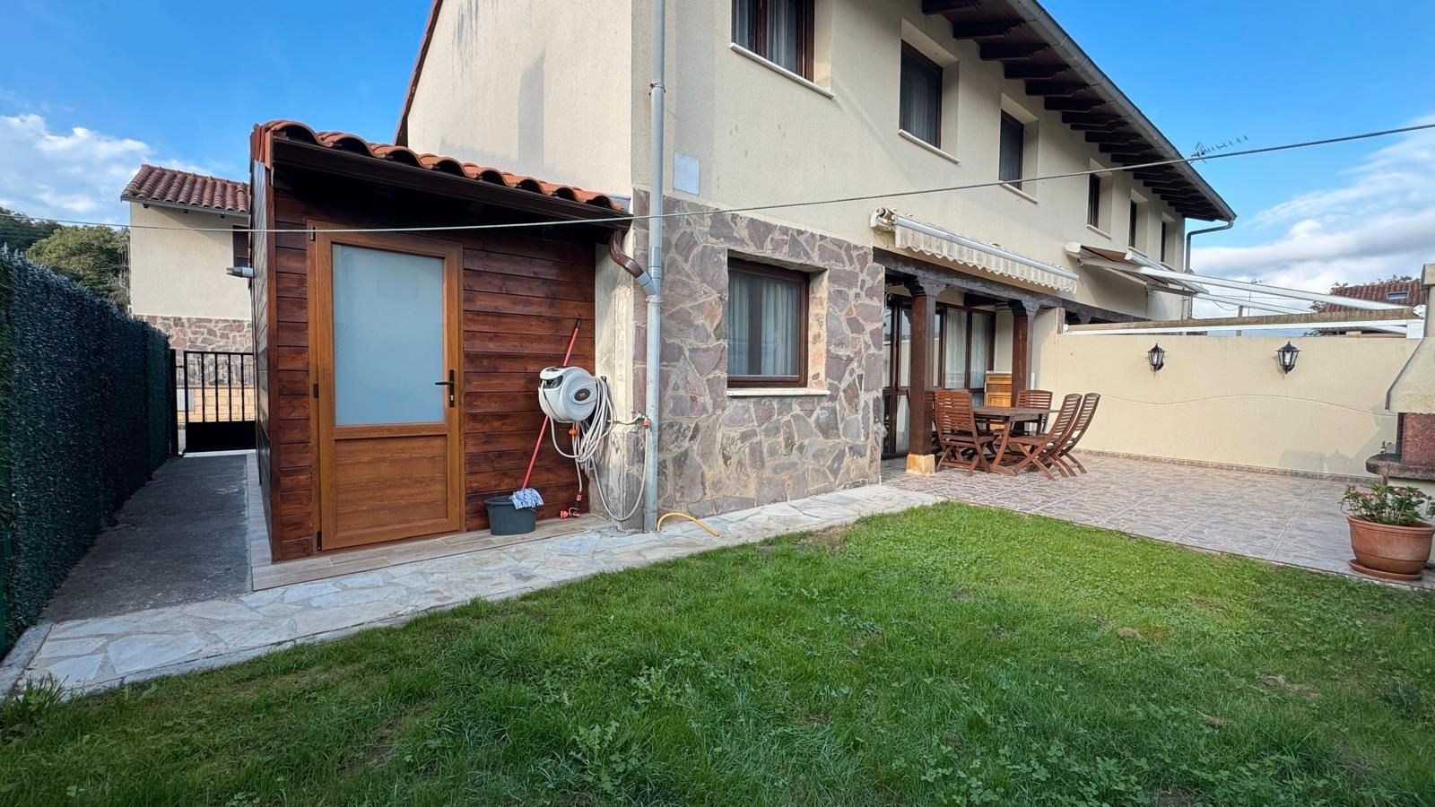 Garden of Single-family semi-detached for sale in Entrambasaguas  with Heating, Private garden and Parquet flooring