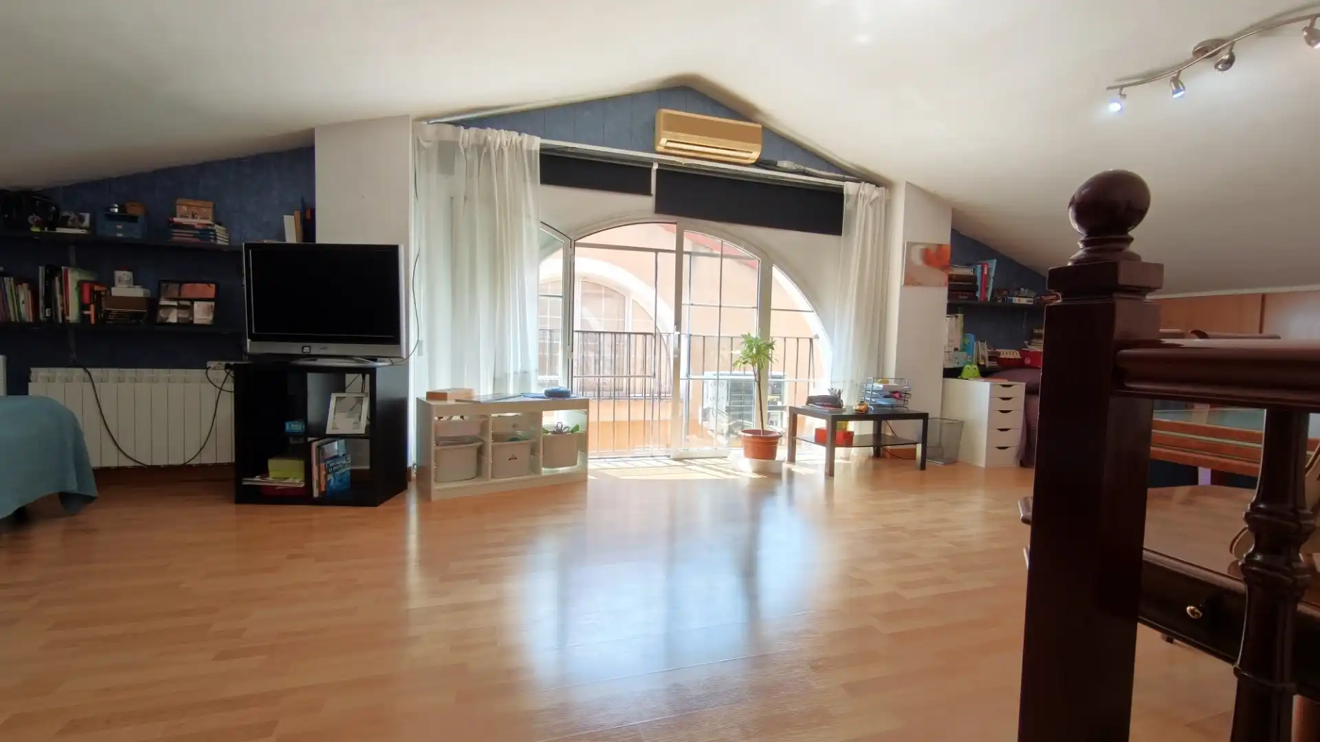 Sala de estar de Casa adosada en venta en Sant Salvador de Guardiola con Calefacción, Jardín privado y Parquet
