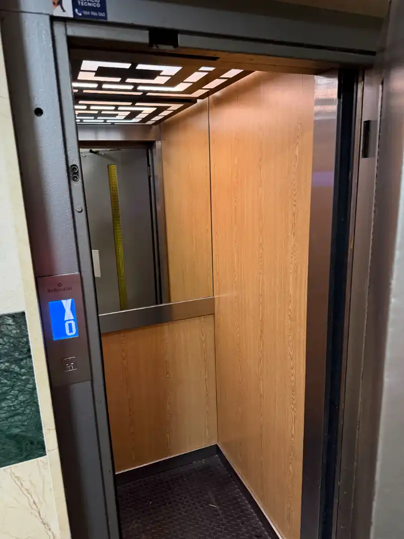 Pis en venda en Oviedo  amb Calefacció, Parquet i Terrassa