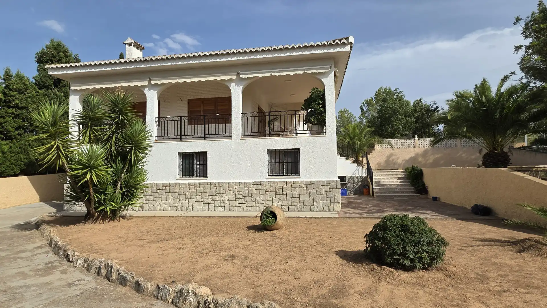 Vista exterior de Casa o xalet en venda en Bétera amb Jardí privat, Terrassa i Traster