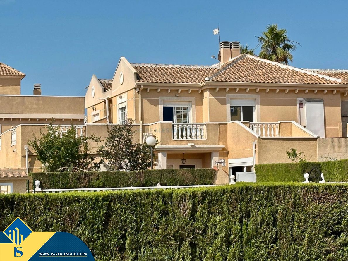 Exterior view of Single-family semi-detached for sale in Torrevieja  with Air Conditioner, Heating and Private garden