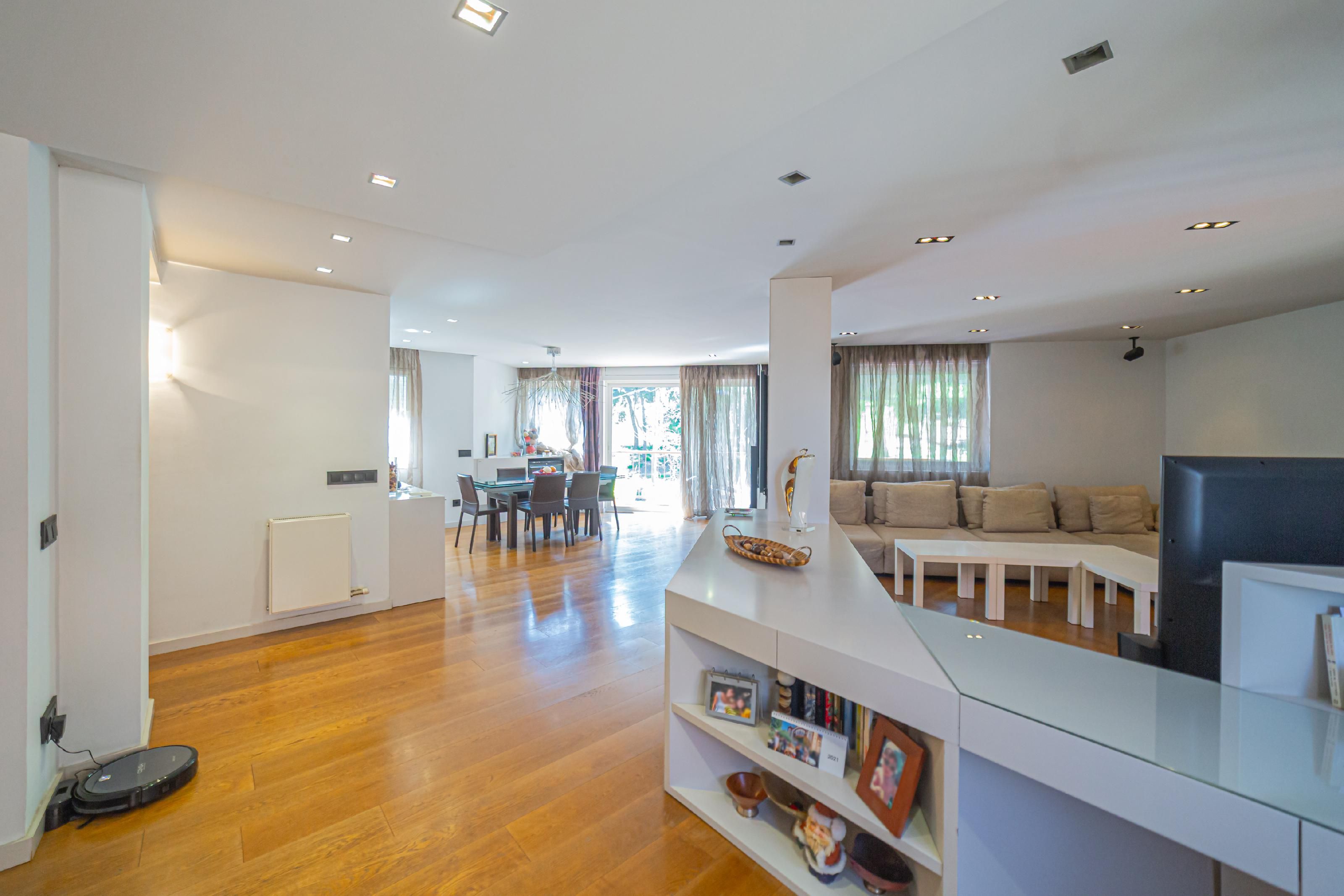 Living room of Duplex for sale in  Barcelona Capital  with Air Conditioner, Heating and Private garden