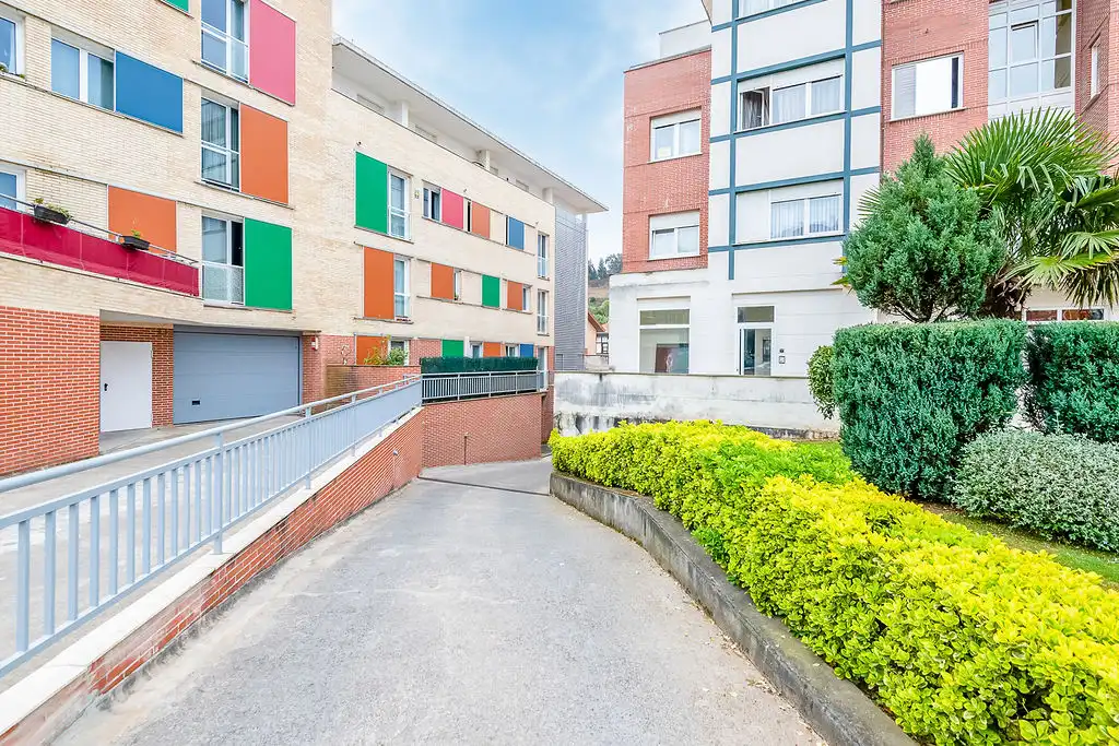 Exterior view of Garage for sale in Sopela