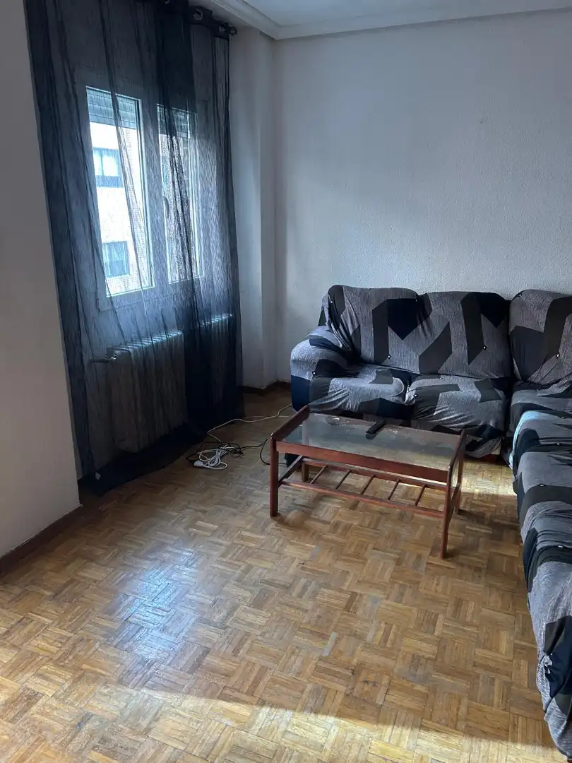 Sala de estar de Piso en venta en Arévalo con Calefacción, Terraza y Amueblado