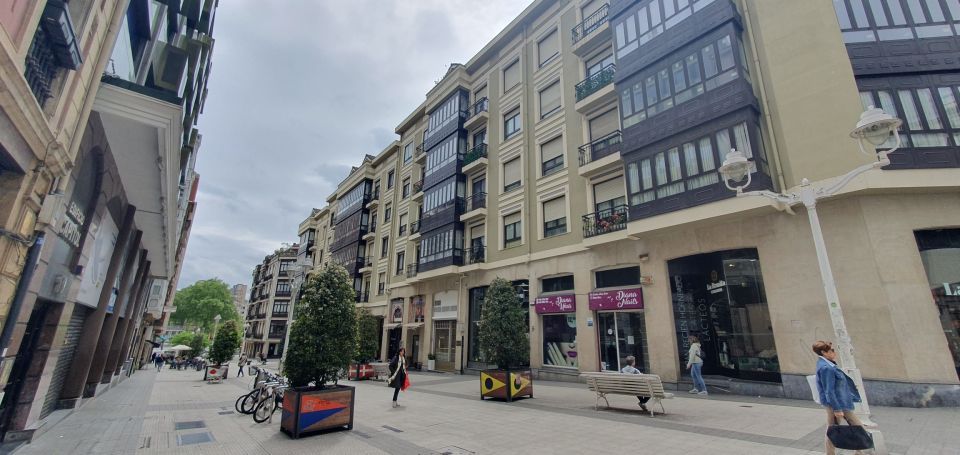 Vista exterior de Garatge en venda en Bilbao 
