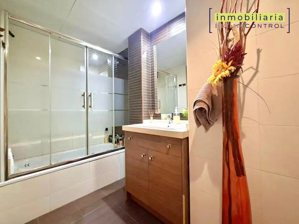 Baño de Piso en venta en Zuera con Aire acondicionado, Calefacción y Parquet