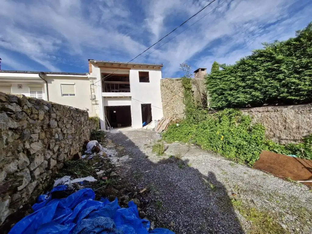 Vista exterior de Casa o chalet en venta en San Felices de Buelna con Balcón