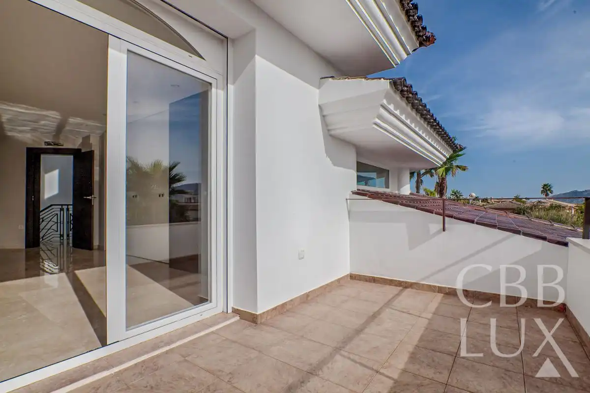 Chalet con terraza en venta en Pueblo - Urbanizaciones, imagen 24