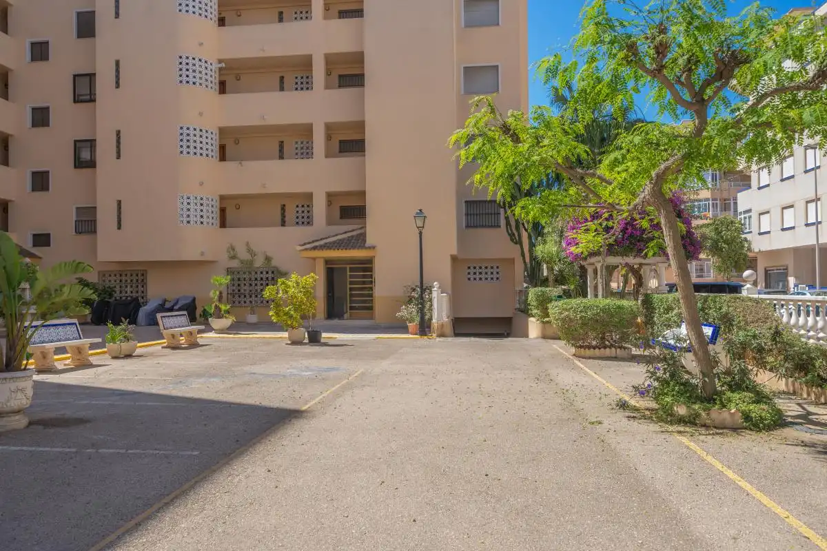 Exterior view of Flat for sale in Guardamar del Segura  with Heating, Private garden and Terrace