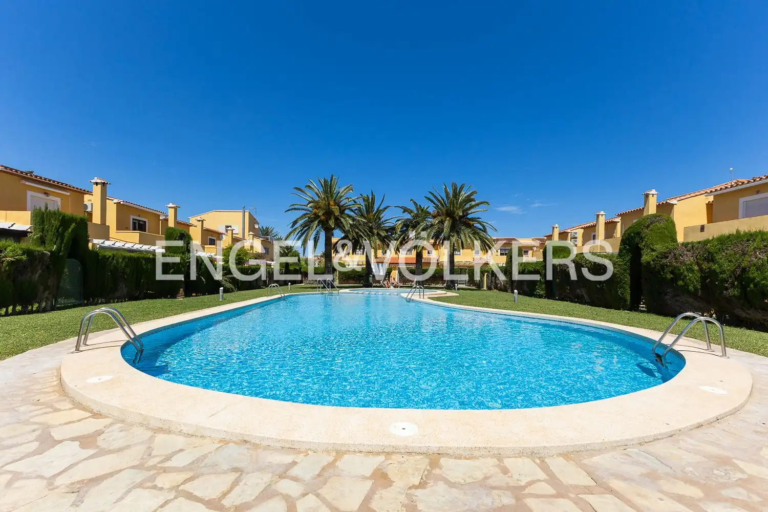 Piscina de Casa o chalet en venta en Dénia con Aire acondicionado, Calefacción y Jardín privado