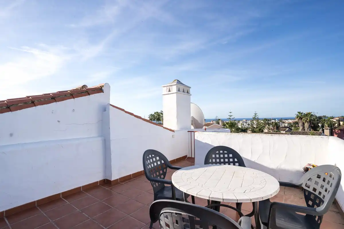 Terrassa de Àtic en venda en Estepona amb Aire condicionat, Traster i Moblat