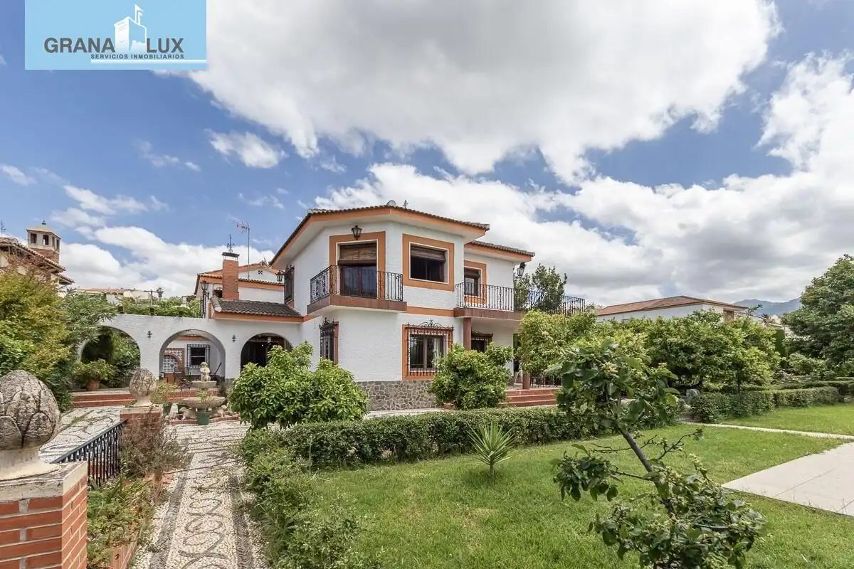 Chalet con piscina en venta en Calle del Albaricoque, imagen 3