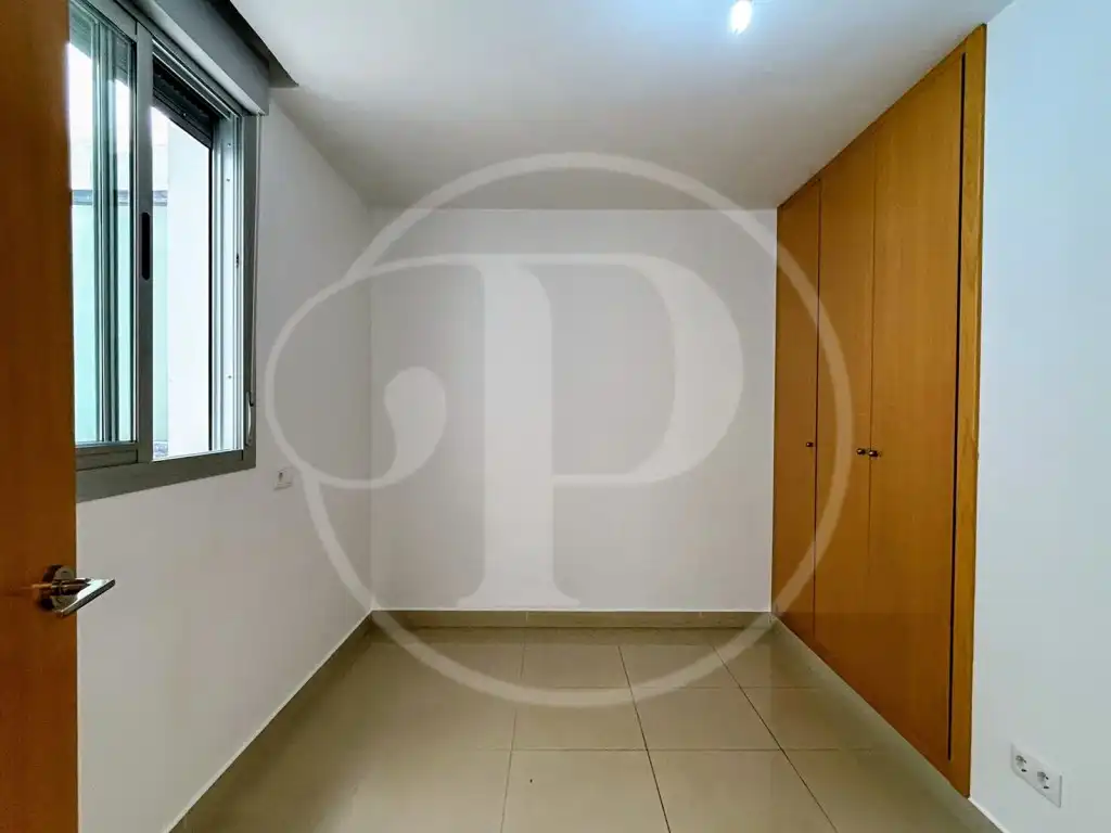Flat for sale in Montserrat  with Air Conditioner, Heating and Terrace