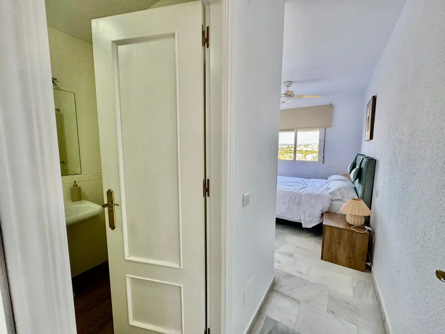 Habitación de Apartamento en venta en Fuengirola con Aire acondicionado, Terraza y Amueblado