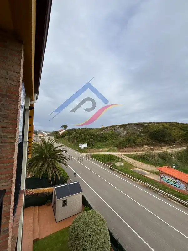Vista exterior de Àtic en venda en Ruiloba amb Calefacció, Jardí privat i Balcó