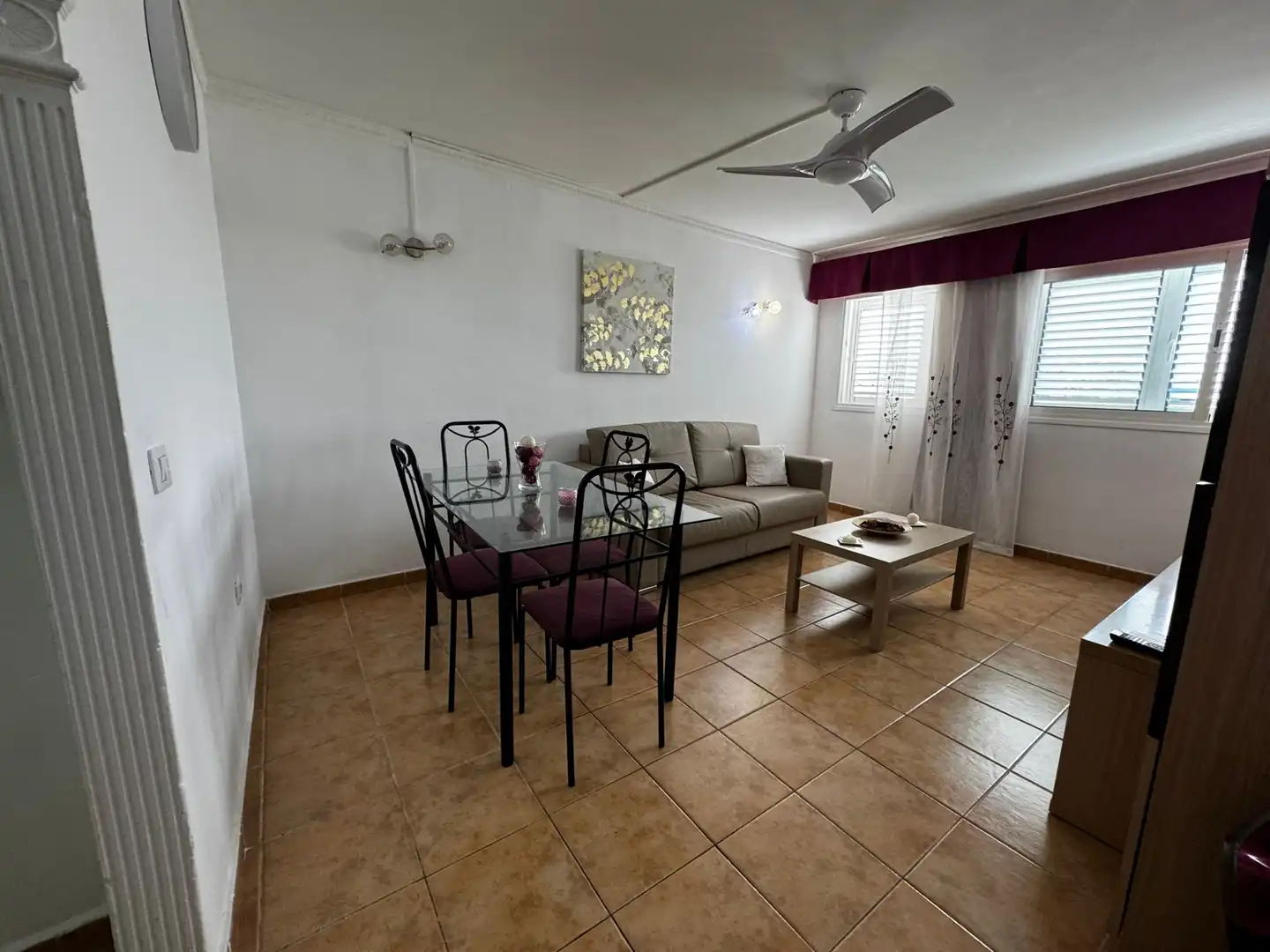 Sala de estar de Piso en venta en Guía de Isora con Aire acondicionado, Trastero y Amueblado