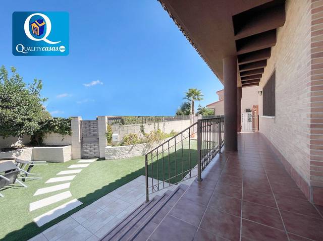 Casa-chalet en Venta en Almajada - Ravel