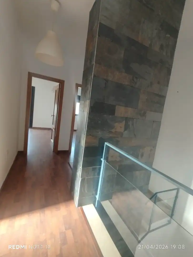 Casa adosada en venda en Villanueva del Ariscal amb Aire condicionat, Calefacció i Jardí privat