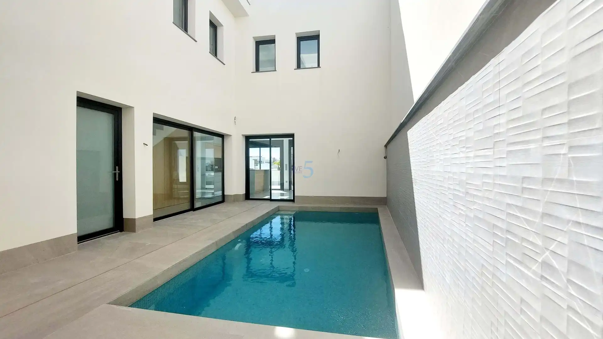 Piscina de Casa o xalet en venda en San Pedro del Pinatar amb Aire condicionat, Terrassa i Piscina