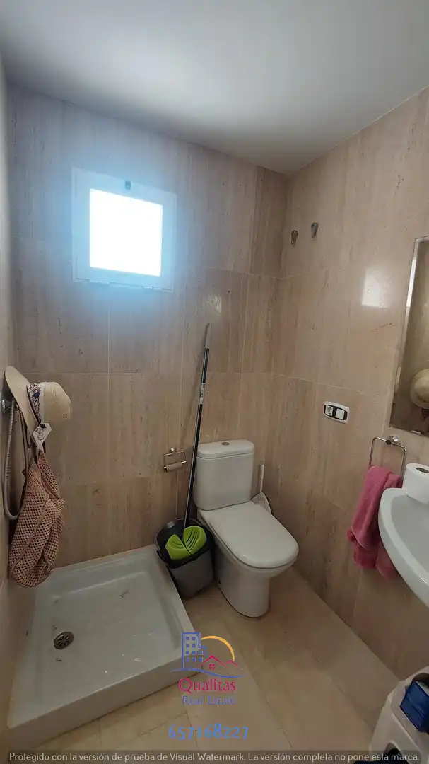 Baño de Casa adosada de alquiler en Oliva con Aire acondicionado, Calefacción y Terraza