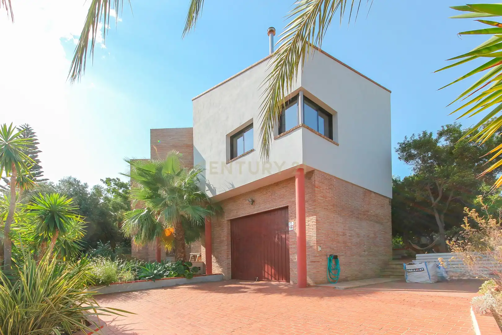 Vista exterior de Casa o xalet en venda en Vilanova i la Geltrú