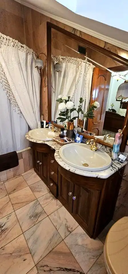 Bany de Pis en venda en Jaén amb Aire condicionat, Calefacció i Parquet