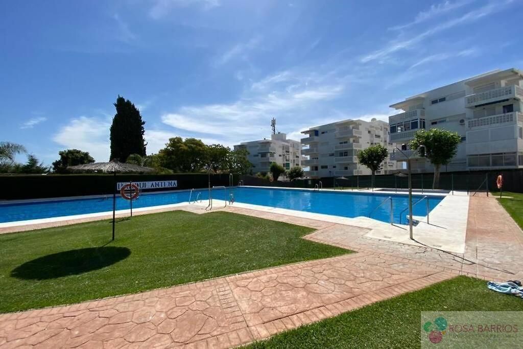 Piscina de Estudi en venda en Estepona amb Piscina comunitària