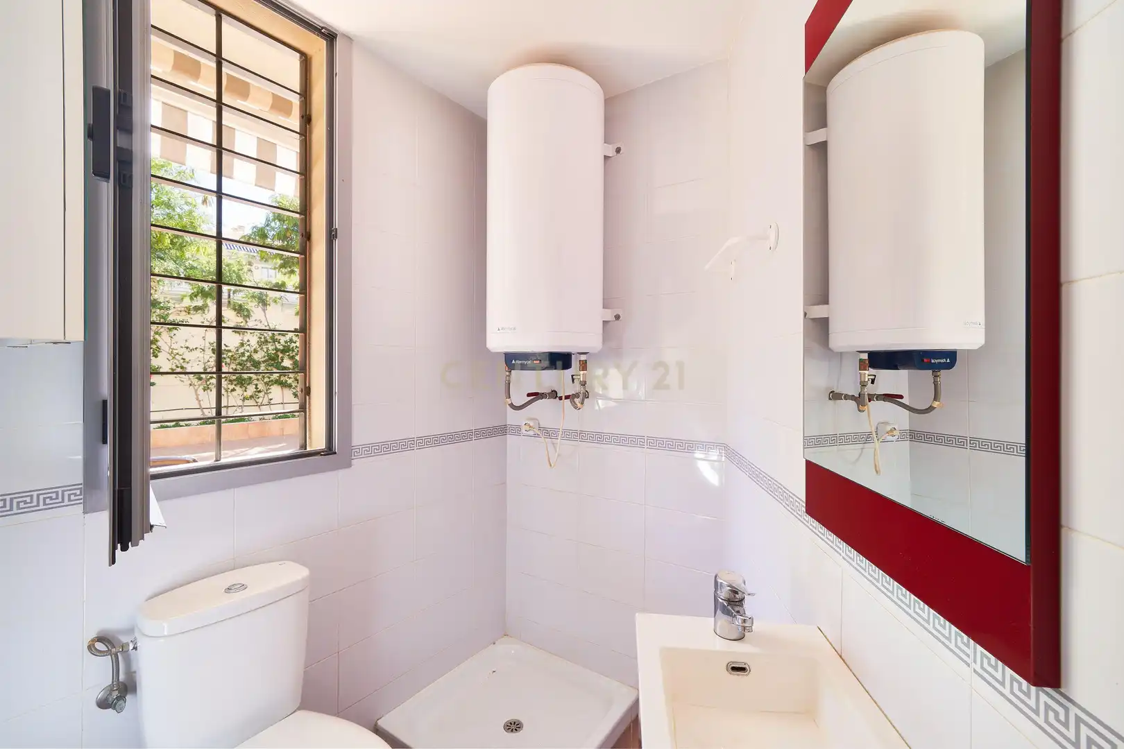 Bathroom of Houses for sale in Fuengirola  with Private garden, Alarm and Community pool