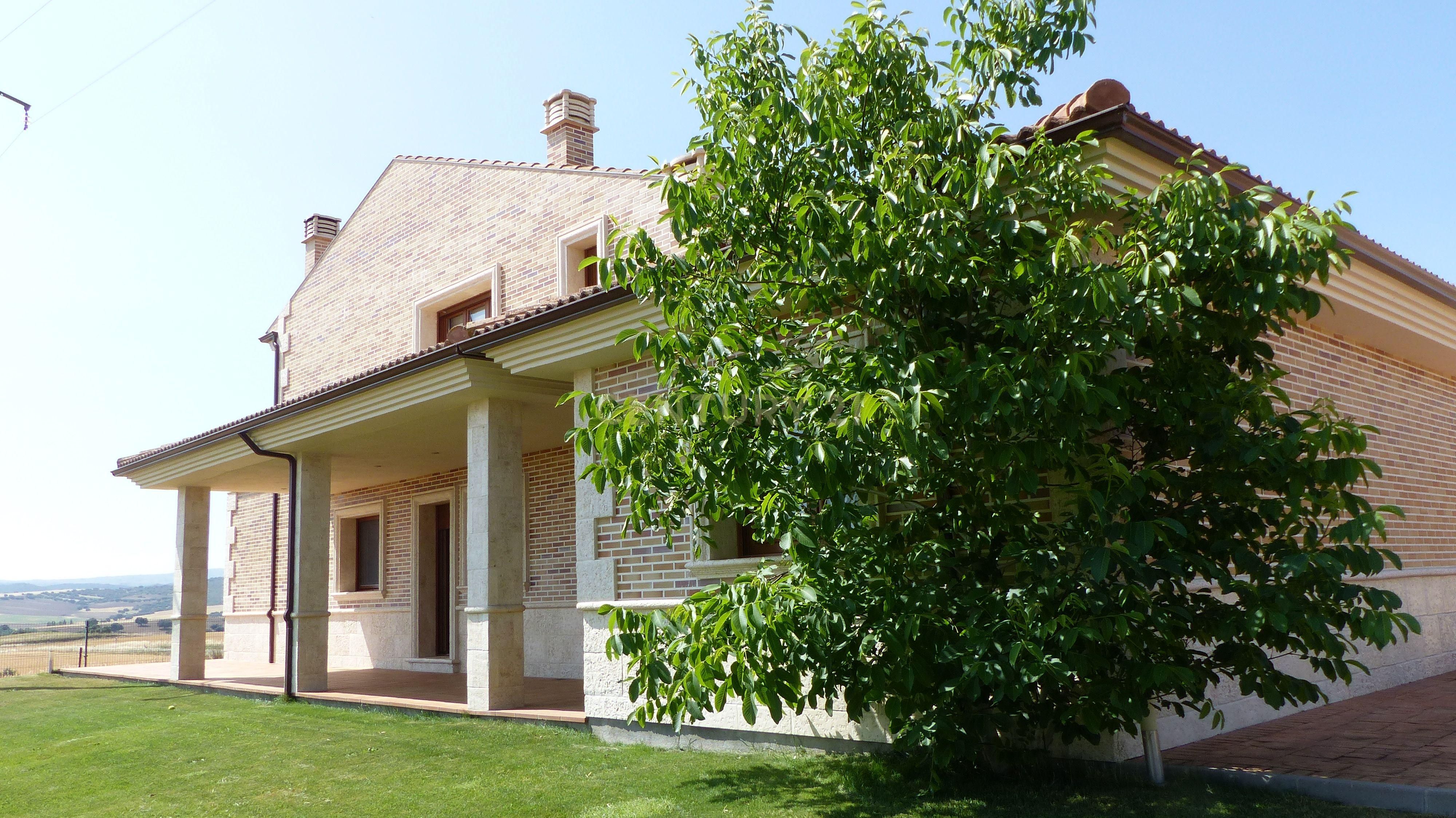 Vista exterior de Casa o xalet en venda en Sigeres amb Jardí privat, Traster i Piscina