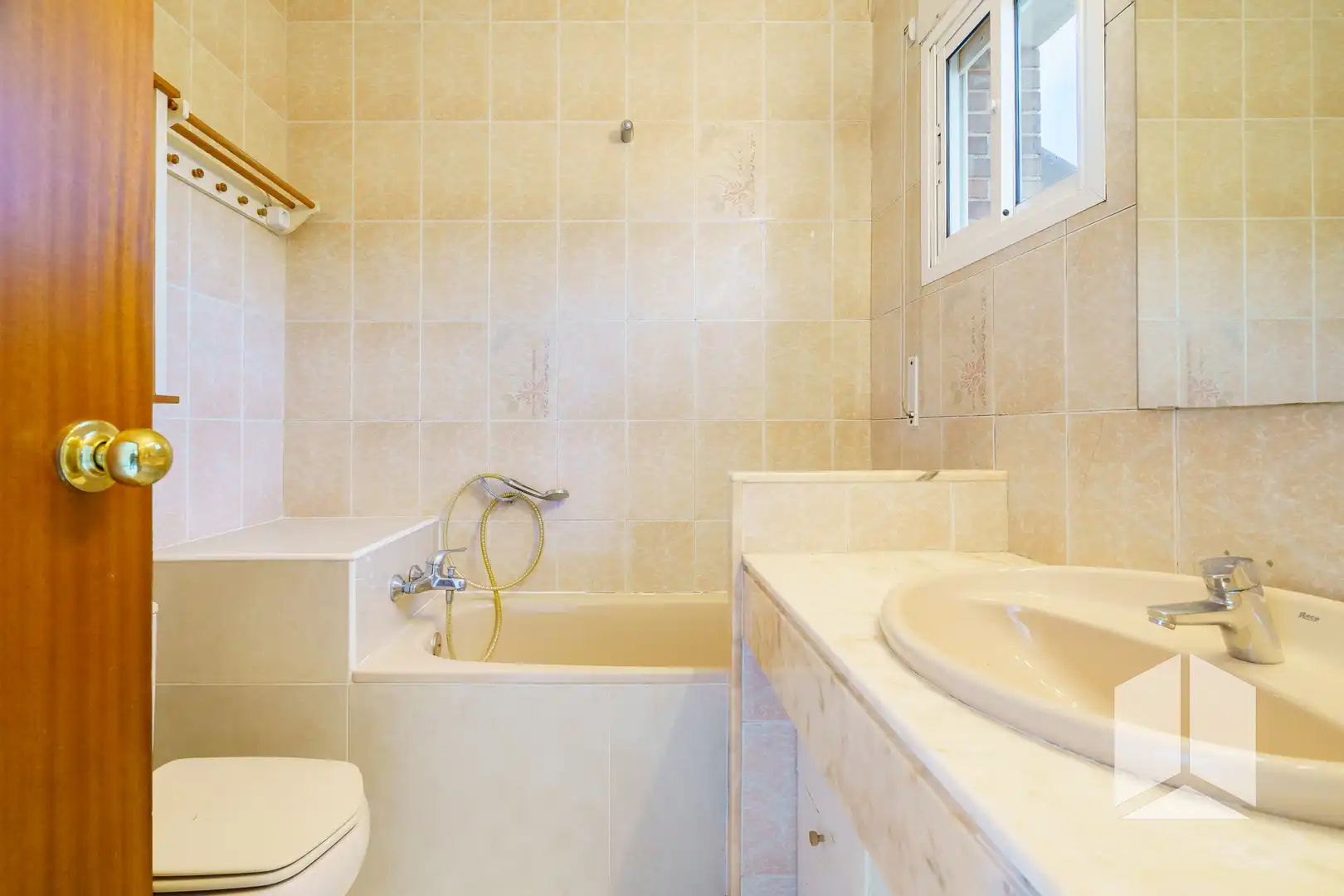 Baño de Casa adosada en venta en Castelldefels con Aire acondicionado, Calefacción y Terraza