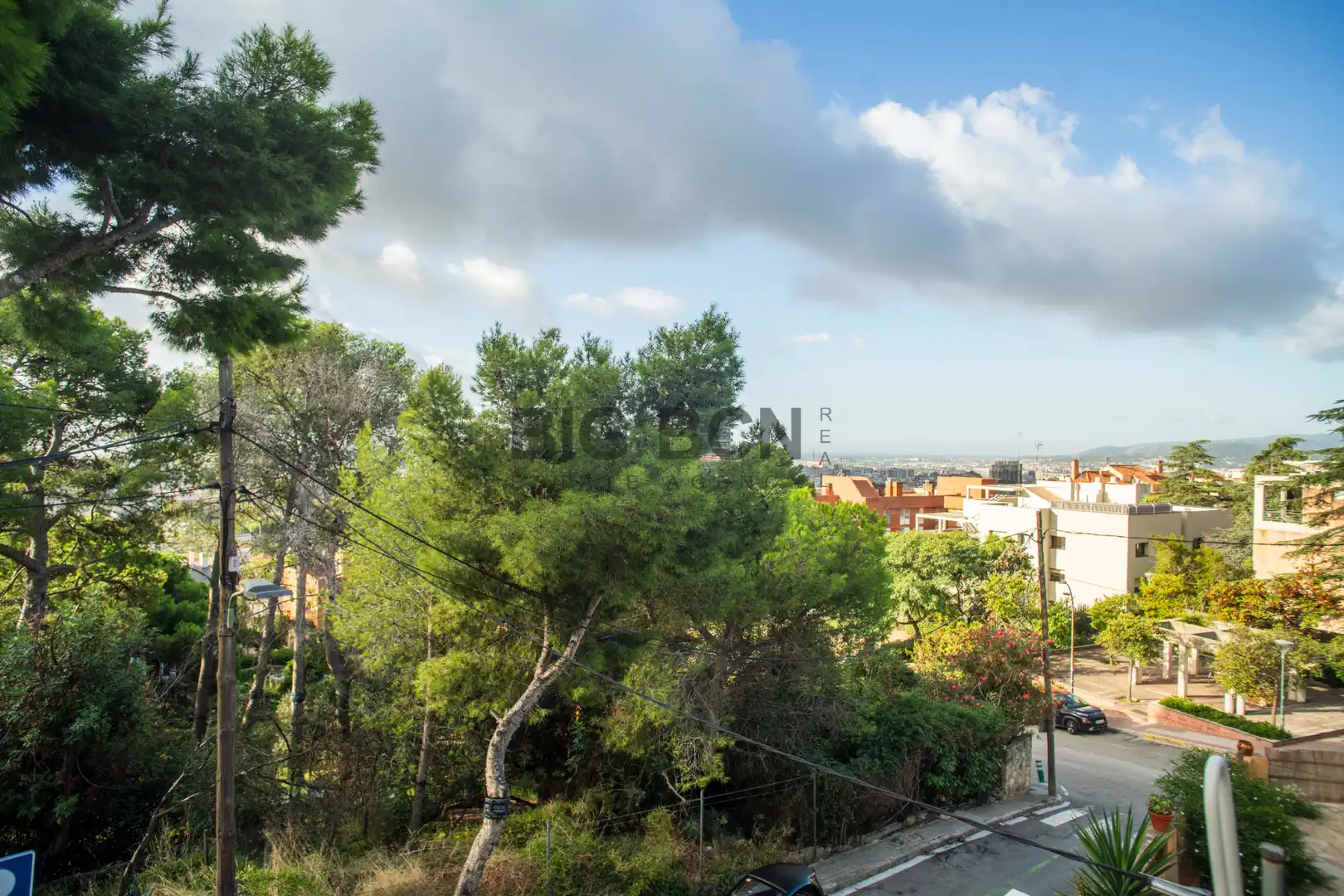 Vista exterior de Casa o chalet en venta en Esplugues de Llobregat con Aire acondicionado, Calefacción y Jardín privado
