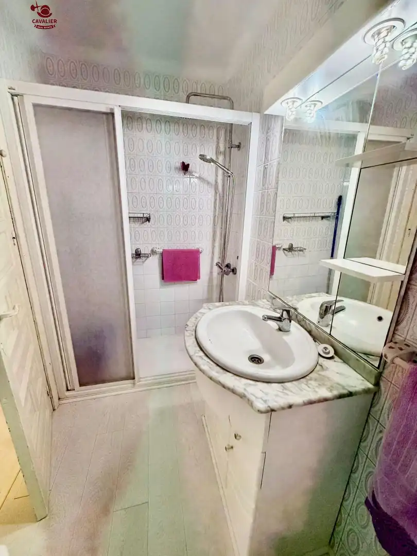 Baño de Piso de alquiler en Vélez-Málaga con Aire acondicionado, Jardín privado y Terraza