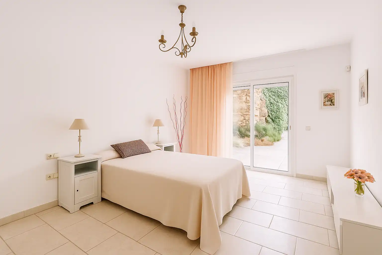 Habitación de Apartamento en venta en Benahavís con Aire acondicionado, Trastero y Piscina comunitaria
