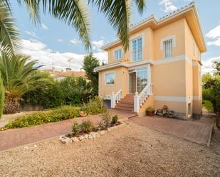 Vista exterior de Casa o xalet en venda en Villanueva de Perales amb Aire condicionat, Calefacció i Jardí privat