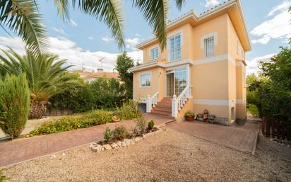 Vista exterior de Casa o xalet en venda en Villanueva de Perales amb Aire condicionat, Calefacció i Jardí privat