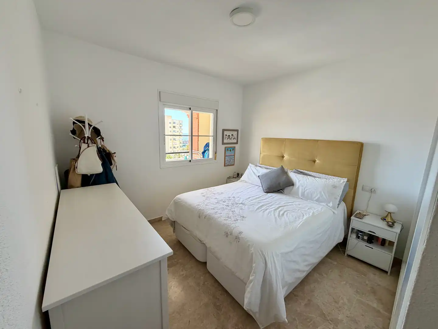 Habitación de Apartamento en venta en Estepona con Aire acondicionado, Terraza y Trastero