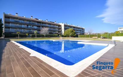 Swimming pool of Flat for sale in Roda de Berà  with Terrace, Storage room and Community pool