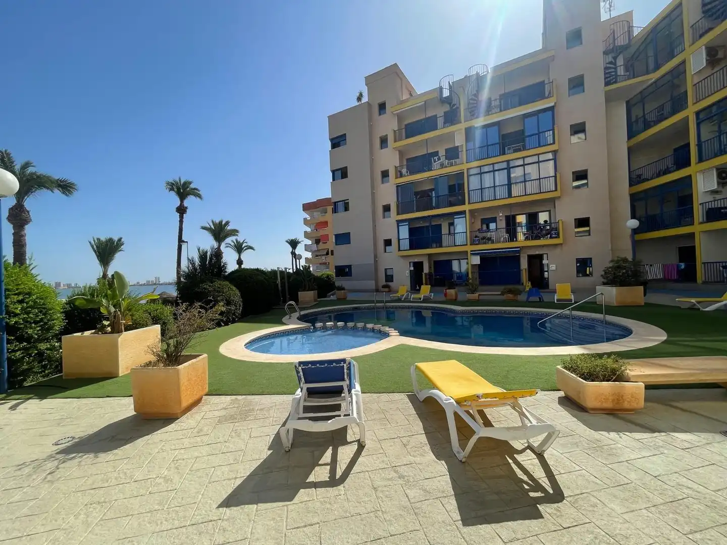 Piscina de Pis de lloguer en Cartagena amb Moblat