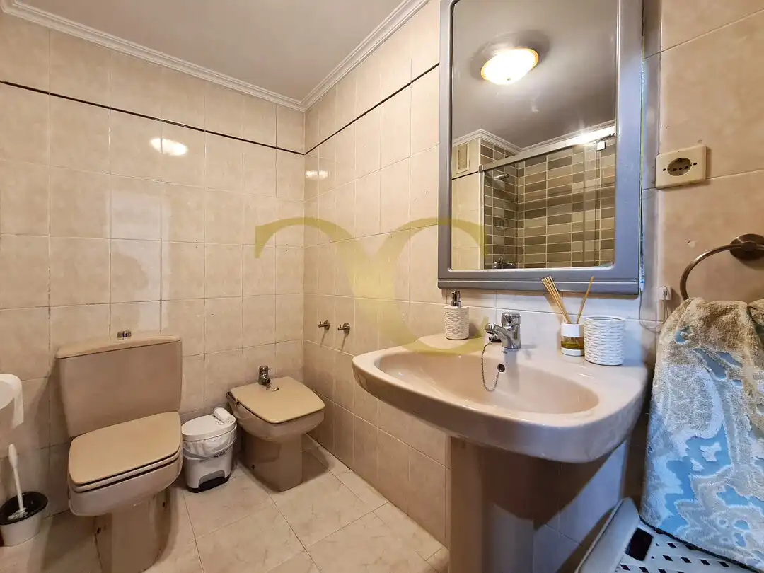 Bathroom of Apartments for sale in Oviedo   with Heating and Furnished