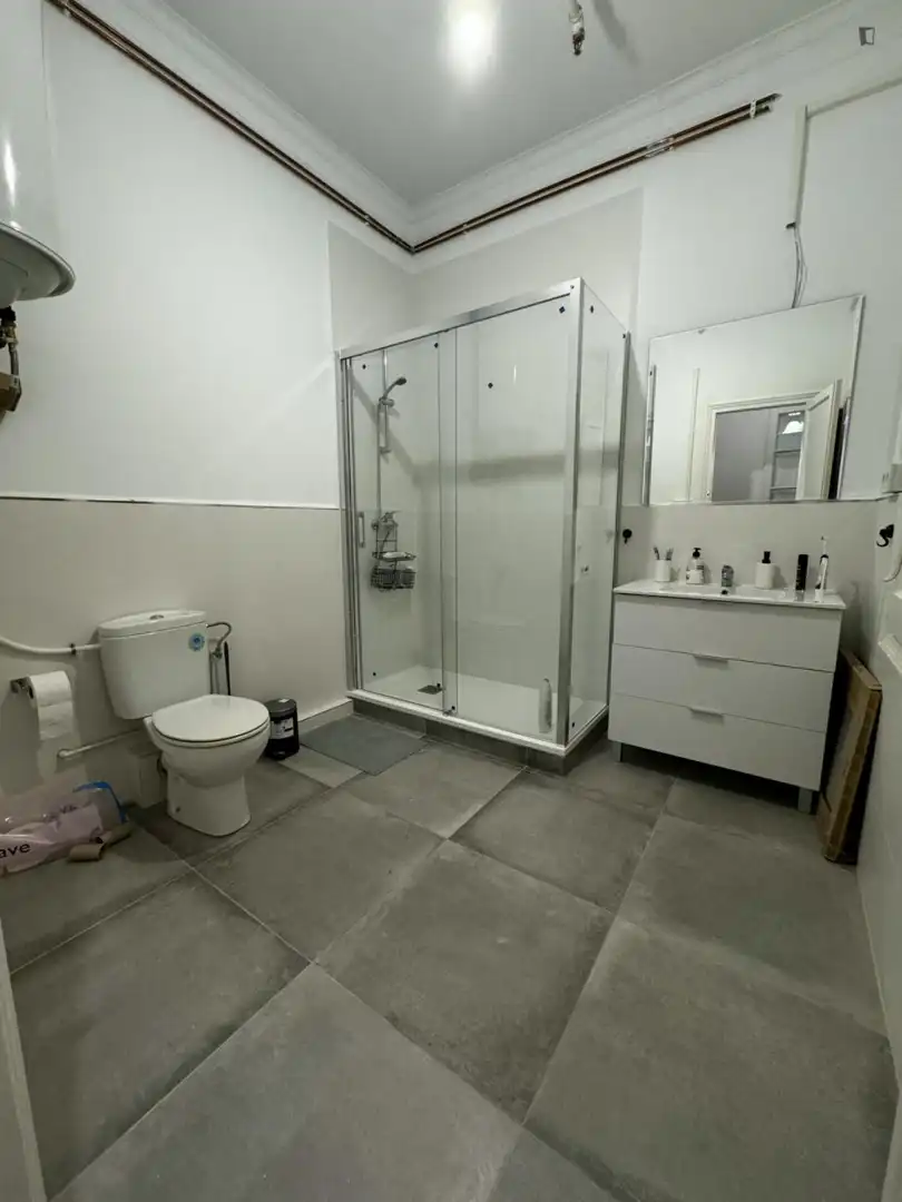 Baño de Apartamento para compartir en Barcelona con Calefacción, Amueblado y Horno